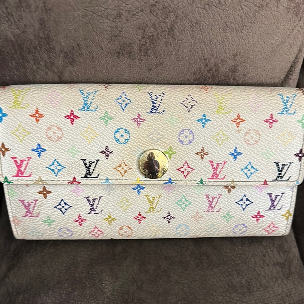 Multicolor Chain Wallet - Picture 7 of 9